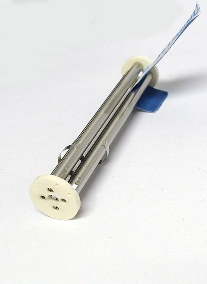 Polishing the quadrupole rods with abrasive paper