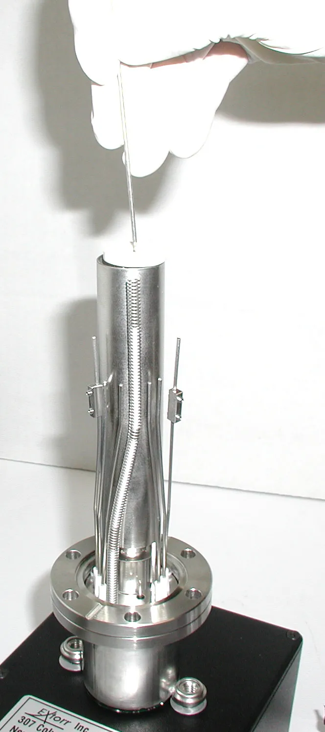 Engaging the mass filter with the hook